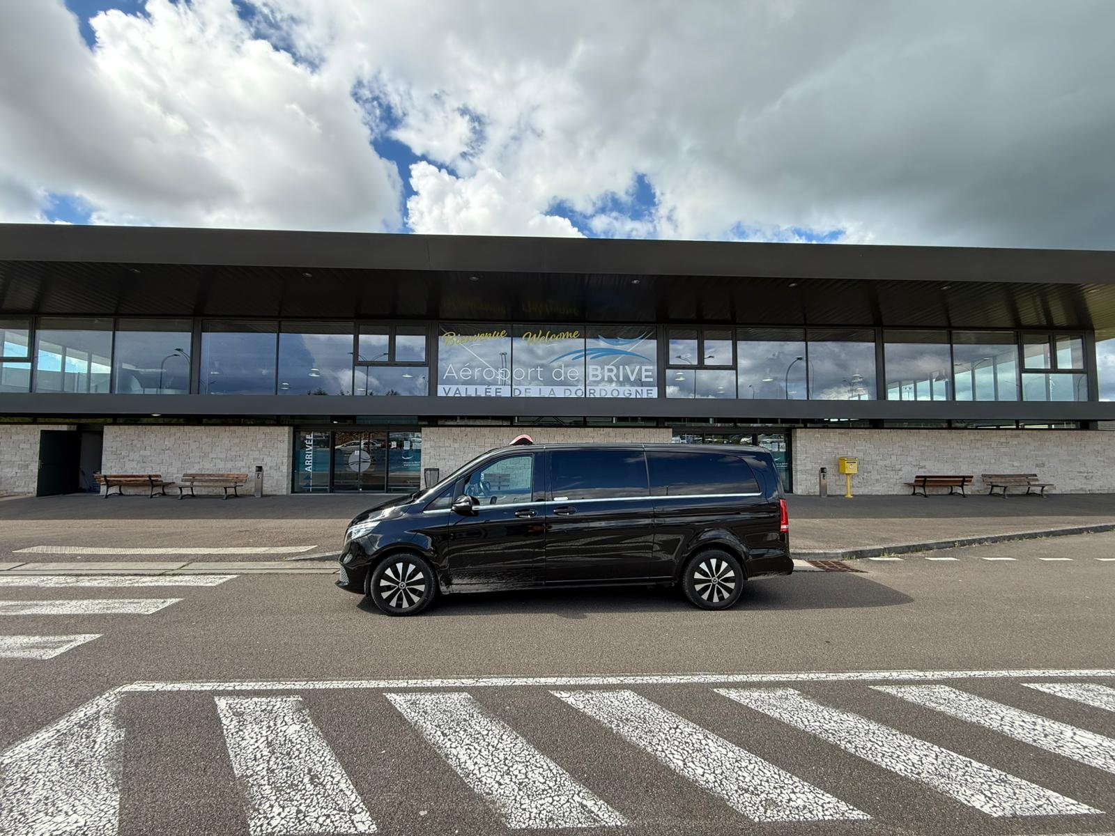 Pourquoi réserver un taxi local dans le Lot et la vallée de la Dordogne plutôt qu&rsquo;une plateforme VTC ?